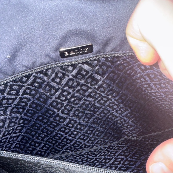 Bally Navy Blue Quilted Shoulder Bag with Turnlock and Teal Leather Trim - Picture 12 of 15